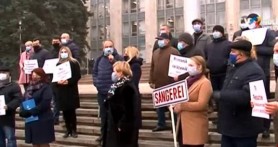 Mai mulţi primari din Republica Moldova au protestat nemulţumiţi de plafonarea taxelor locale